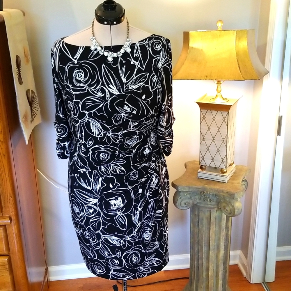 KARL LAGERFELD PARIS Black&White SZ 14 Dress with Side Ruching.